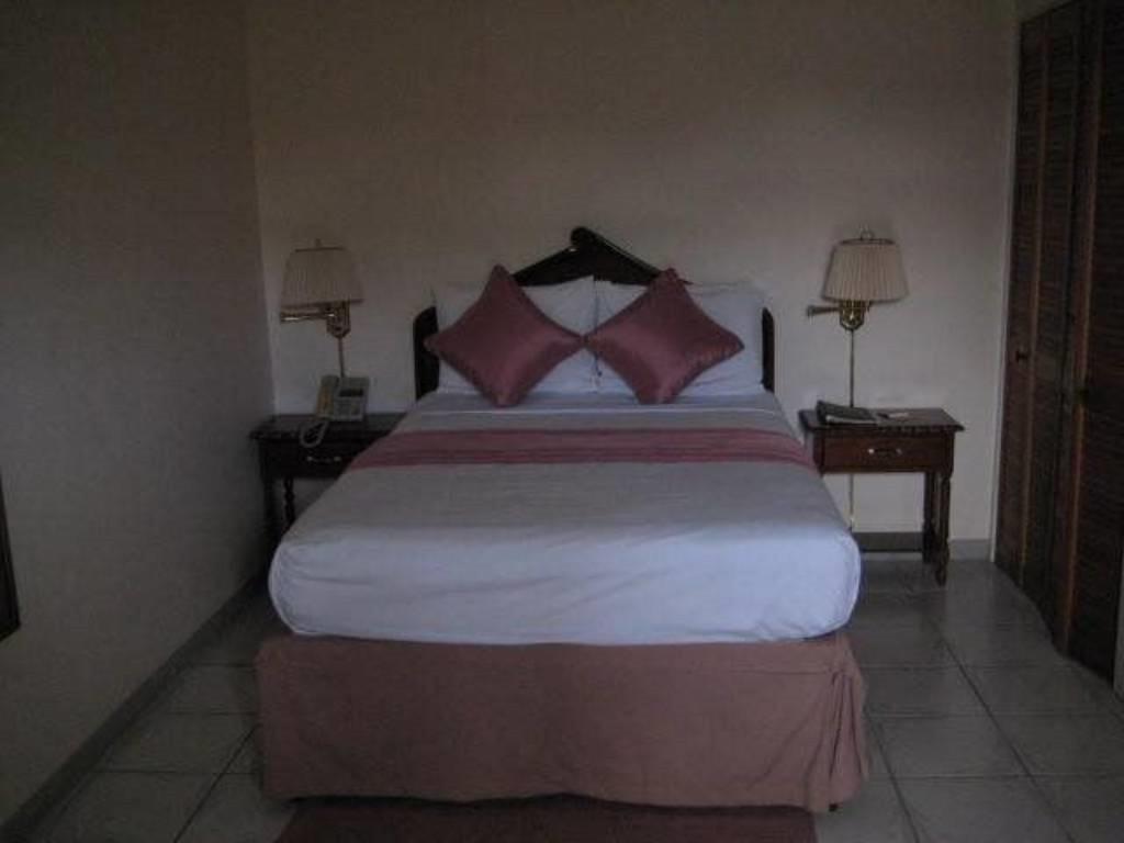 Villa Sonate Runaway Bay Bagian luar foto