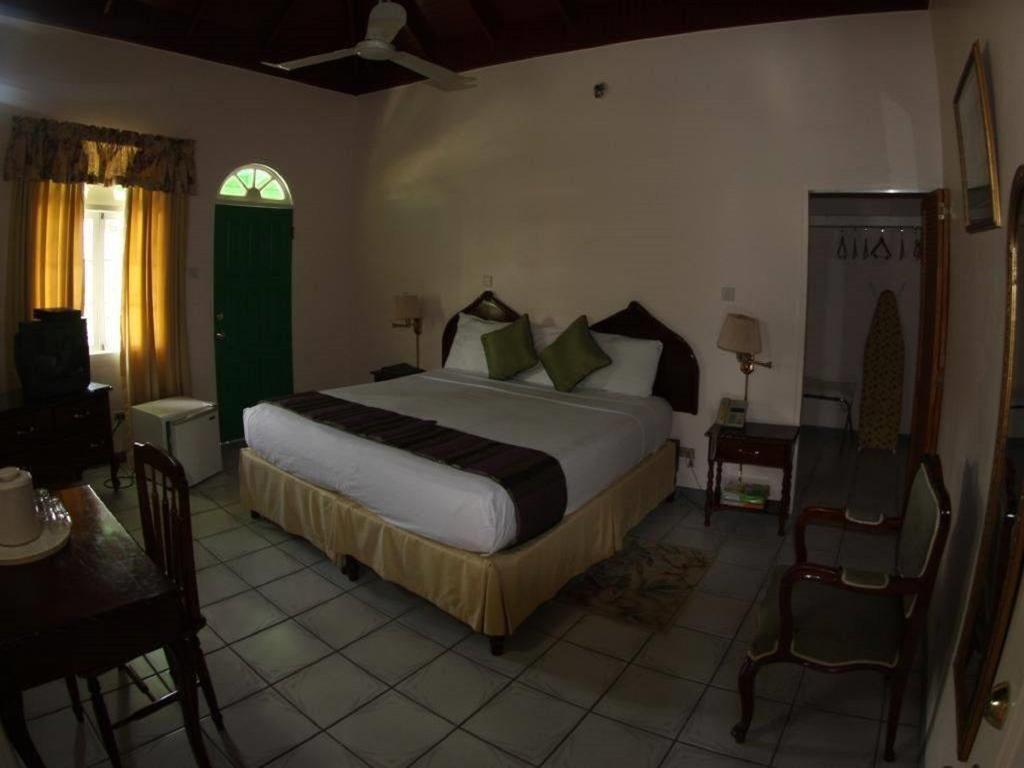 Villa Sonate Runaway Bay Bagian luar foto