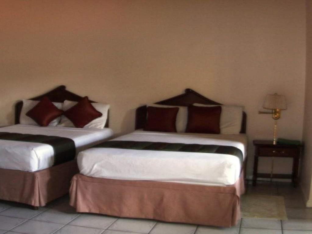 Villa Sonate Runaway Bay Bagian luar foto