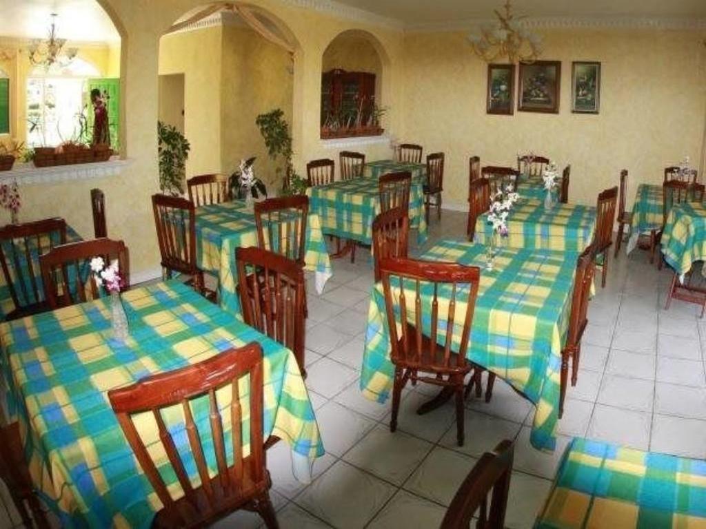 Villa Sonate Runaway Bay Bagian luar foto