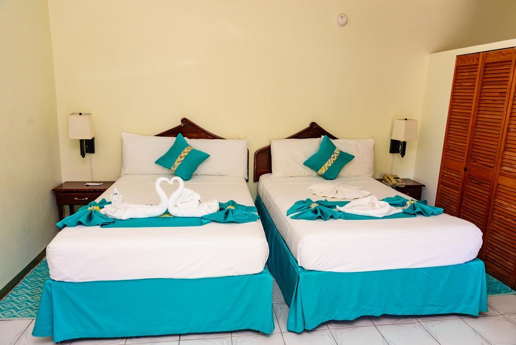 Villa Sonate Runaway Bay Bagian luar foto