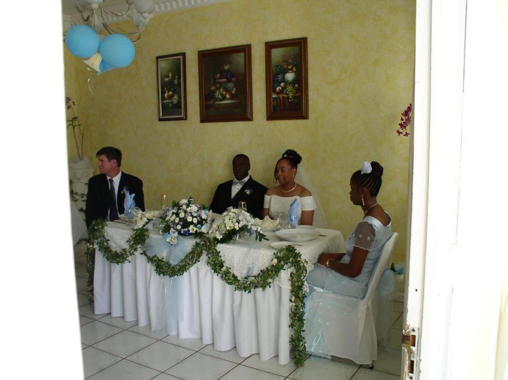 Villa Sonate Runaway Bay Bagian luar foto