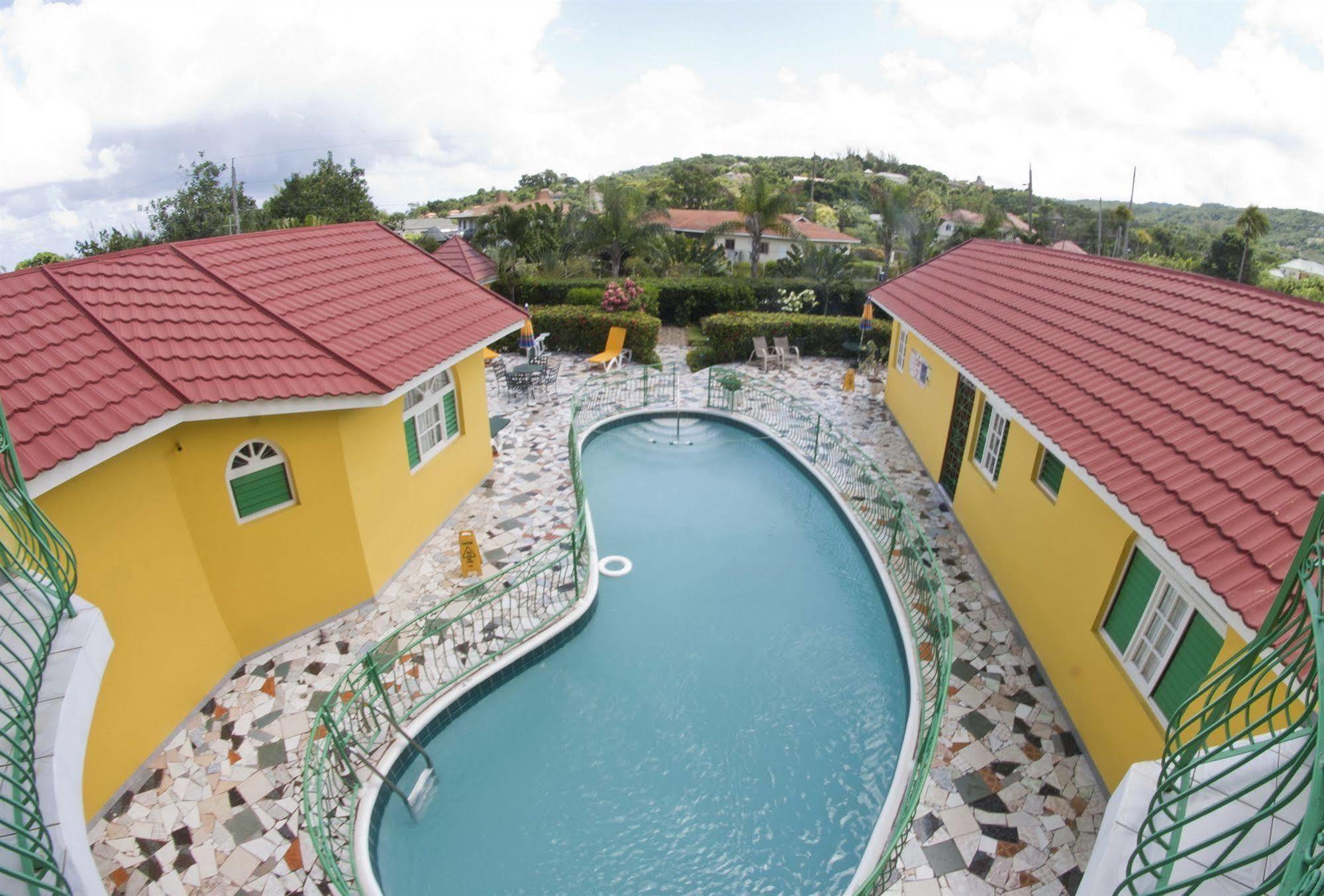 Villa Sonate Runaway Bay Bagian luar foto